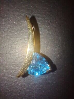 14kt Gold  Blue topaz Pendant